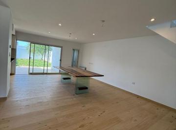 Casa · 180m² · 4 Ambientes · 2 Cocheras · Duplex en Venta en Prados de Manantiales de 3 Dorm.