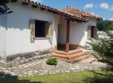 Casa de 3 ambientes, La Falda · Casa en Venta en La Falda, Barrio Centro