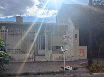 Casa de 3 ambientes, Neuquén · Casa a La Venta - Centro de Neuquen