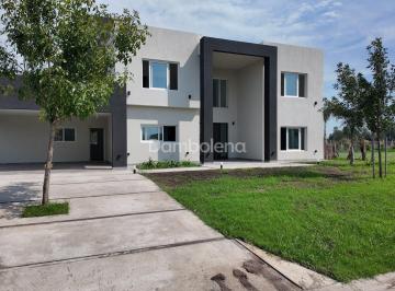 Casa · 360m² · 6 Ambientes · 1 Cochera · Casa en Venta en Terravista, General Rodríguez