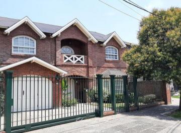 Casa de 5 ambientes, Morón · Espectacular Propiedad a La Venta en Parque Sayago, Castelar Norte.