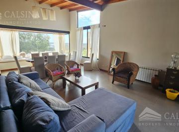 Casa · 225m² · 3 Dormitorios · 2 Cocheras · Casa en Venta Una Planta Estancia Q2
