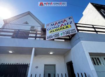 Casa · 120m² · 4 Ambientes · 1 Cochera · Casa en Alquiler