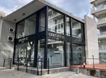 Local comercial · 145m² · Local Comercial, 2 Plantas con Tza y Deck Privado, Todo Destino, Luminoso