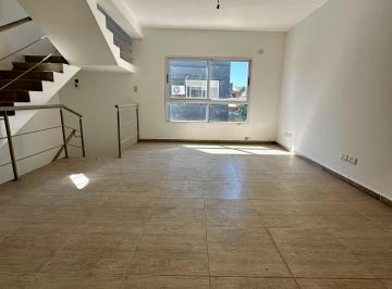 Casa de 2 ambientes, Vicente López · Duplex 2 Ambientes a Estrenar con Fondo y Cochera