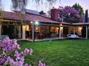 Casa · 360m² · 8 Ambientes · 3 Cocheras · Casa Tipo Chalet en Venta - Acassuso, de Av del Libertador Al Río