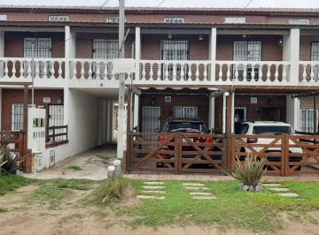 Departamento de 4 ambientes, Mar del Tuyú · ¡Impecable Triplex en Mar del Tuyú!