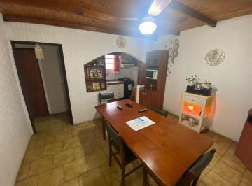 Casa · 80m² · 4 Ambientes · Casa en Planta Alta Tres Dorm. Galvez 2500, Oportunidad