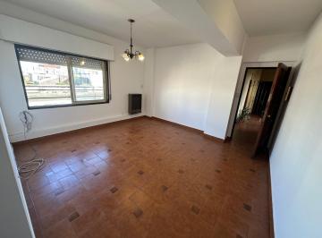 Departamento · 45m² · 2 Ambientes · Alquilo Departamento Sobre Av Castro Barros y Coronel Olmedo. 1 Dormitorio