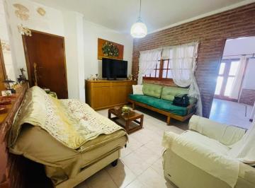 PH · 115m² · 4 Ambientes · 1 Cochera · PH 4 Amb a La Calle con Cochera - Apto Credito - Las Avs