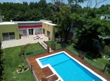 Casa · 150m² · 4 Ambientes · Casa en Venta en Pueblo Esther con Jardin y Pileta