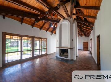 Casa · 360m² · 11 Ambientes · 1 Cochera · Casa - 5 Dorm - Granja de Funes
