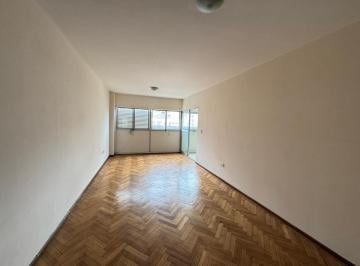 Departamento · 45m² · 4 Ambientes · 1 Cochera · Departamento Calle Laprida 838 07 - 03