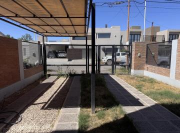PH · 106m² · 4 Ambientes · 1 Cochera · Vende Duplex en B° Rincon Lindo, Cipolletti