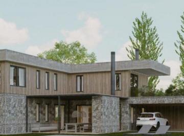 Casa · 215m² · 7 Ambientes · 2 Cocheras · Venta Casa Lomas de La Tahona 4 Dorm.