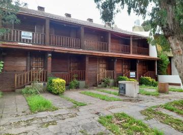 Casa · 82m² · 3 Ambientes · 1 Cochera · Duplex Al Frente con Gas Natural