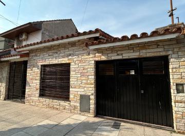 Casa de 3 ambientes, Quilmes · Casa de 3 Ambientes en Venta en Quilmes Este