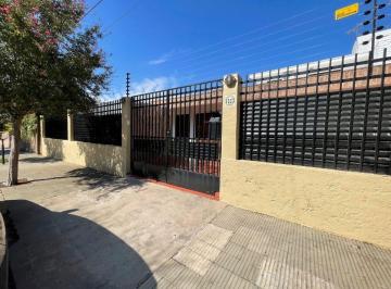 Casa · 234m² · 4 Ambientes · 2 Cocheras · Venta Casa 3 Dorm. en Urca - Apta Credito