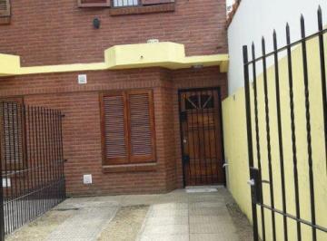 Casa · 85m² · 4 Ambientes · 1 Cochera · Duplex con Patio y Quincho