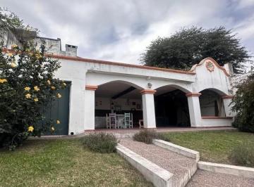 Casa de 3 ambientes, Córdoba · Altos de Villa Cabrera - Colonial, Impecable, Desarrollada en Una Planta