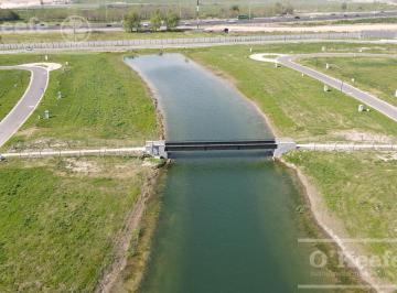 Terreno · 827m² · Nuevo Quilmes 2 - Lotes en Venta, Bajada Directa de Autopista. Apto Blanqueo