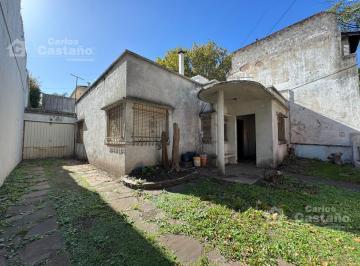 Casa · 101m² · 3 Ambientes · 3 Cocheras · Casa 3 Amb. Para Refaccionar en Exc. Zona