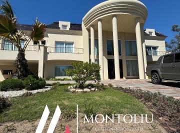 Casa · 700m² · 8 Ambientes · 5 Cocheras · Casa en Venta y Alquiler