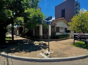 Casa · 145m² · 3 Ambientes · 1 Cochera · Venta de Casa 3 Ambientes en Moron Sur