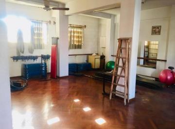 Oficina comercial de 4 ambientes, Lanús · Excelente Salón en Primer Piso Sin Divisiones en Una Misma Planta