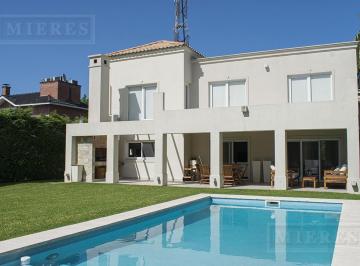 Casa · 296m² · 5 Ambientes · 1 Cochera · Casa en Alquiler Anual en Villa Olivos