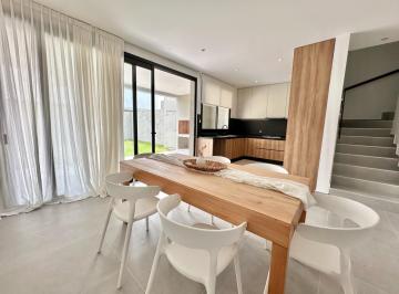 Casa · 180m² · 4 Ambientes · 2 Cocheras · Casa 3dorm 3bañ 2coch Patio Asador - Chacras del Norte II