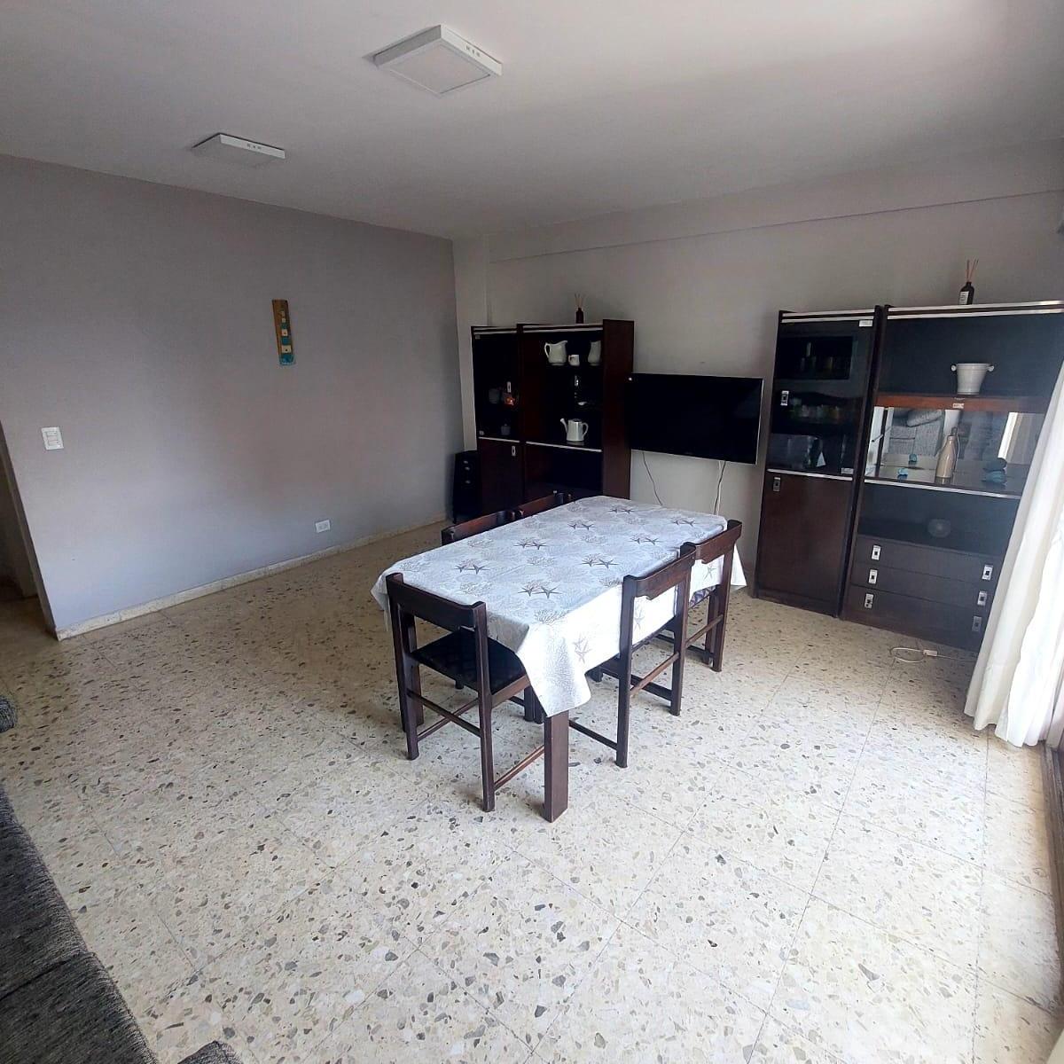Departamento en alquiler 3 ambientes al contrafrente con balcon