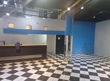 Local comercial , Retiro · Amplio Local Apto Gastronomía en Galeria del Este. 97 m². 3 Baños.