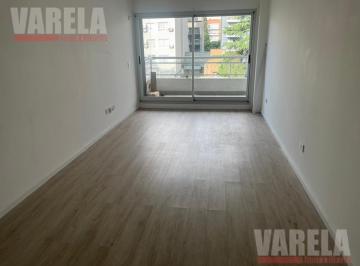 Departamento · 70m² · 3 Ambientes · Departamento en Alquiler 3 Amb - Flores - Caracas Al 500 3°