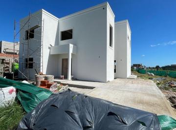 Casa · 201m² · 5 Ambientes · 2 Cocheras · Casa en Venta Barrio Privado Monet, 5 Ambientes. Cardales
