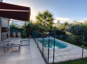 Casa · 220m² · 4 Ambientes · 2 Cocheras · Venta Casa 3dorm. Viñas del Torreon