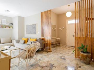 Casa · 230m² · 6 Ambientes · 2 Cocheras · Casa 3 Dorm. + Pileta en Venta - Arroyito