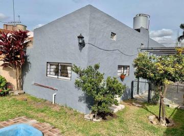 Casa · 100m² · 2 Ambientes · 2 Cocheras · Venta Casa 2 y 1/2 Amb Pileta Lote Propio Udaondo