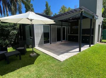 Casa · 45m² · 1 Ambiente · Terreno en Venta en Funes con Quincho y Pileta