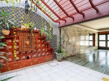 Casa · 343m² · 6 Ambientes · 2 Cocheras · Casa en Venta con Terraza en San Cristobal