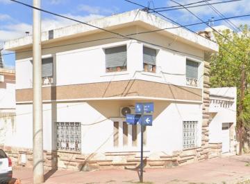 Casa · 178m² · 5 Ambientes · 1 Cochera · Venta Casa Barrio Pueyrredon
