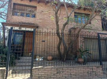 Casa · 141m² · 4 Ambientes · 1 Cochera · Venta Casa Bajo Palermo