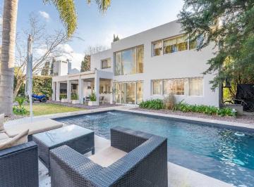 Casa · 205m² · 6 Ambientes · 2 Cocheras · Casa 6 Amb Venta Banco Provincia Doble Lote Arroyo