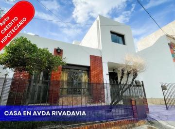 Casa · 224m² · 7 Ambientes · 1 Cochera · Venta Casa 4 Dorm - con Local - Av Rivadavia