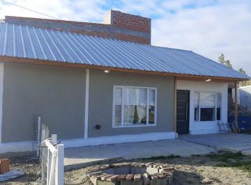Casa · 250m² · 4 Ambientes · 1 Cochera · Casa en Km 14 - Barrio Centenario