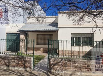 Casa · 96m² · 4 Ambientes · 1 Cochera · Casa en Cipolletti