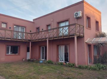 Casa · 353m² · 4 Ambientes · Casa en Venta - 2 Dorm. 4 Baños - 530 m² - Necochea