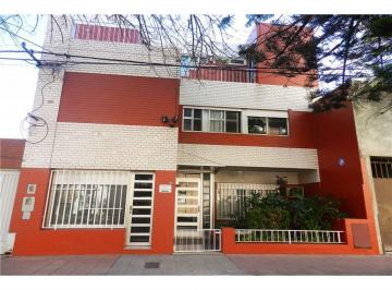 Casa · 255m² · 13 Ambientes · 1 Cochera · Impecable Propiedad 5 Dorm/ 4 Baños