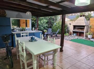 Casa · 170m² · 5 Ambientes · 2 Cocheras · Casa en Venta - 4 Dorm. 2 Baños - Cochera - 300 m² - Berazategui
