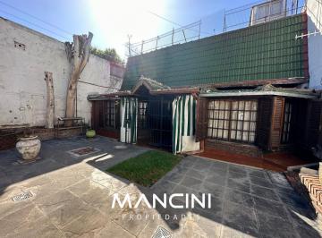 Casa · 225m² · 3 Ambientes · 2 Cocheras · Casa en Venta de 3 Ambientes en Lote de - Villa Ballester
